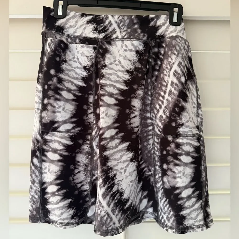 BANDI Black and White Sport Skirt